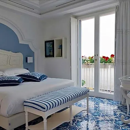 فندق Piazzetta Diefenbach 4*