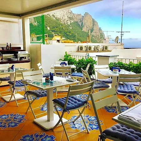 Piazzetta Diefenbach كابري