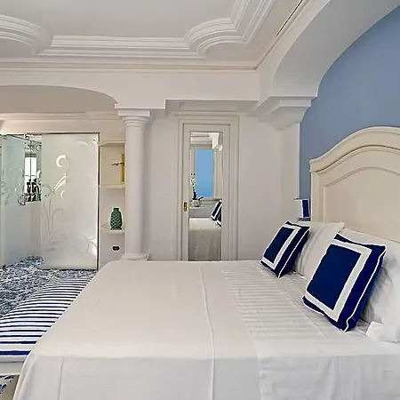 فندق Piazzetta Diefenbach 4*