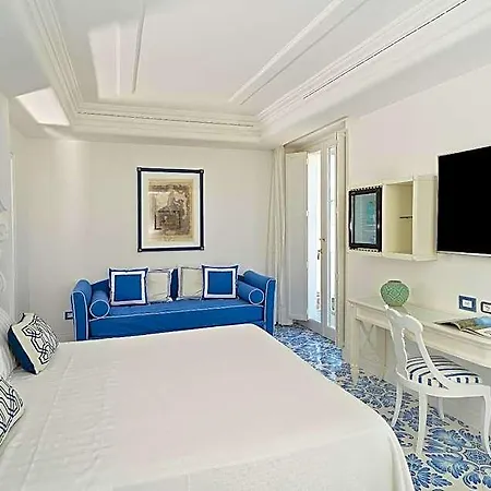 Piazzetta Diefenbach كابري