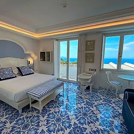 فندق Piazzetta Diefenbach 4*